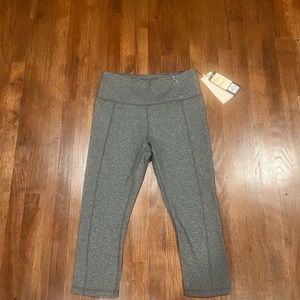 Calia by Carrie Underwood Capri Women’s Leggings